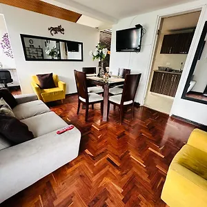 Hermosa Casa Familiar Y Central Bogotá